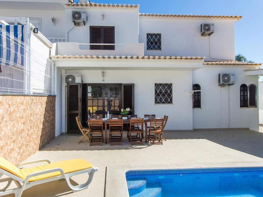 Villa Dogueno- Privat Pool & Privacy & Albufeira Center Exteriör bild