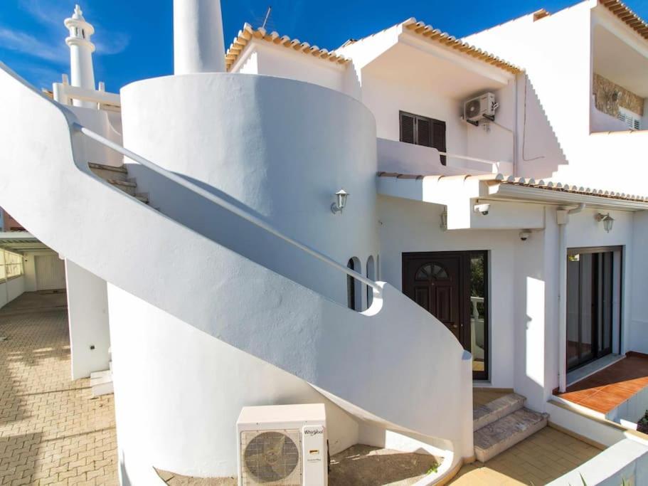 Villa Dogueno- Privat Pool & Privacy & Albufeira Center Exteriör bild