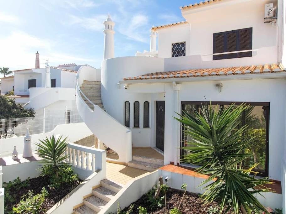 Villa Dogueno- Privat Pool & Privacy & Albufeira Center Exteriör bild